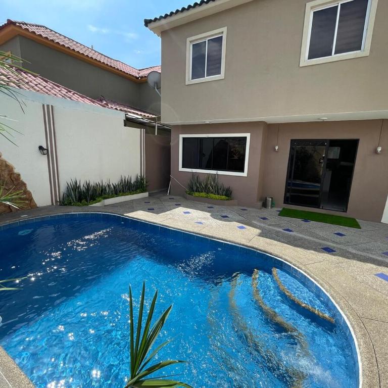 House with pool in private area - Casa de 4 dormitorios - 36
