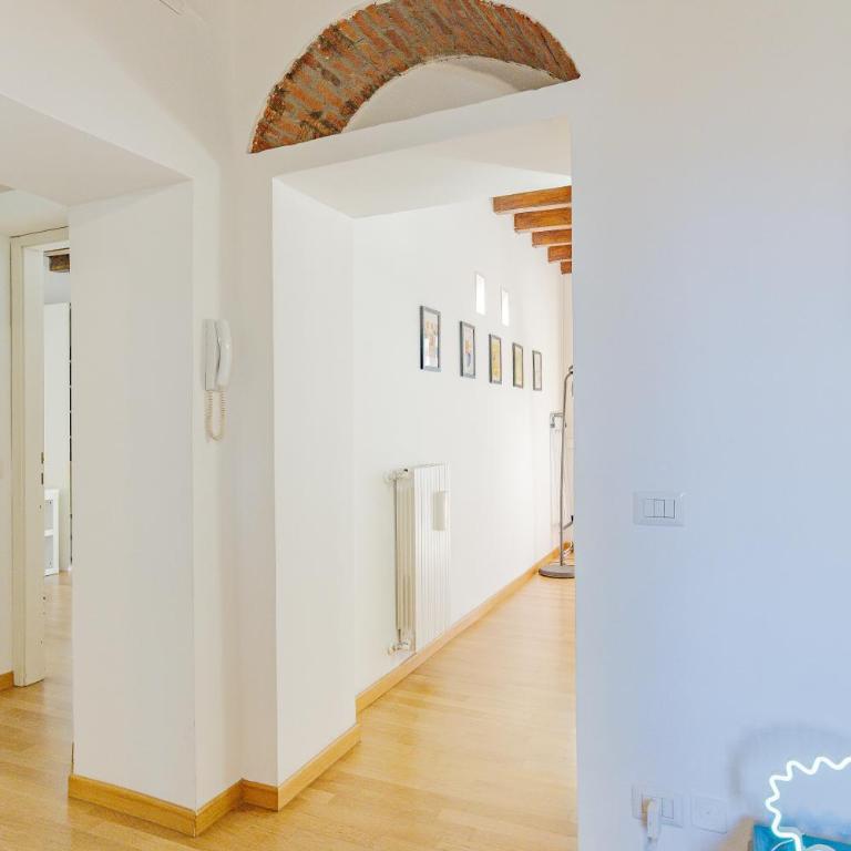 Milano 2 BDR Flat - direct Tram 15 min DUOMO - Appartamento con 2 Camere da Letto - 32