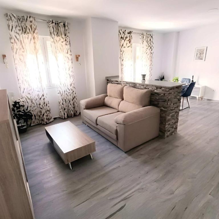 Apartamentos Zona centrica Conil solo alquilamos a parejas y familias - Apartamento - 3