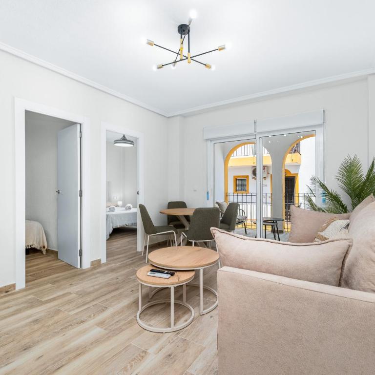 Sunny Molino Retreat with Pool & Terrace - Apartamento con terraza - 11