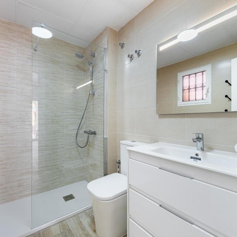 Sunny Molino Retreat with Pool & Terrace - Apartamento con terraza - 8