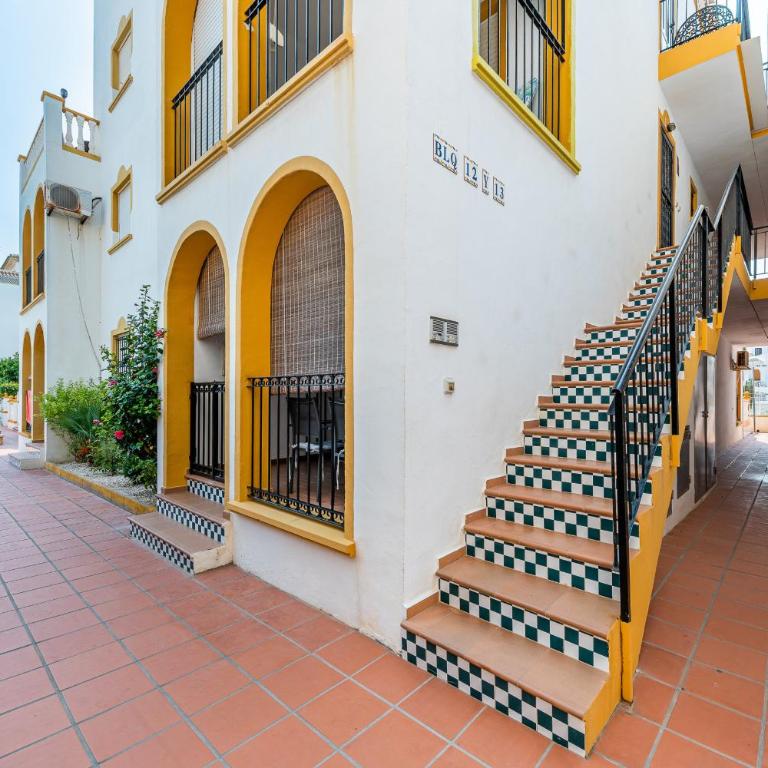 Sunny Molino Retreat with Pool & Terrace - Apartamento con terraza - 16