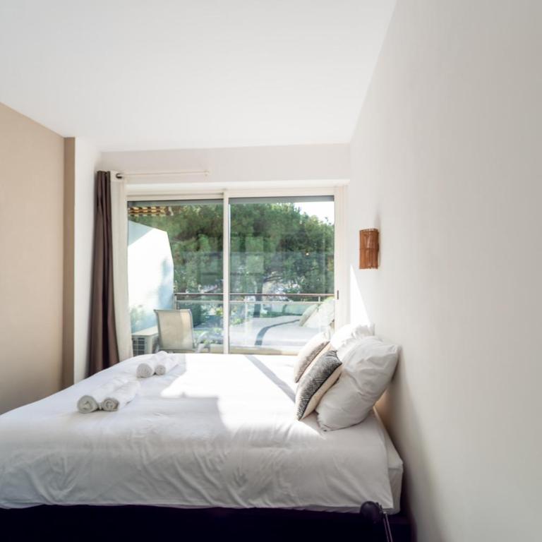 Chateau de la Mer - Appartement 2 Chambres avec Terrasse, Climatisation, Parking Prive Securise - A 100m des plages - Appartement 2 Chambres avec Terrasse - 5