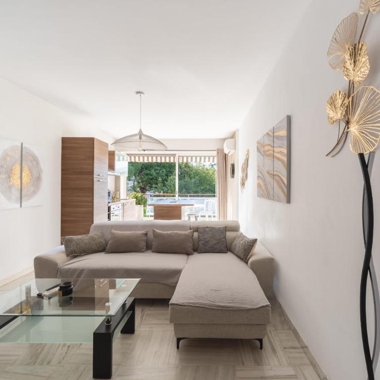 Chateau de la Mer - Appartement 2 Chambres avec Terrasse, Climatisation, Parking Prive Securise - A 100m des plages - Appartement 2 Chambres avec Terrasse - 9