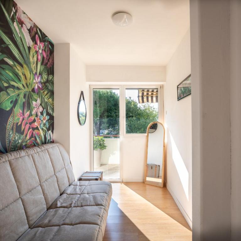 Chateau de la Mer - Appartement 2 Chambres avec Terrasse, Climatisation, Parking Prive Securise - A 100m des plages - Appartement 2 Chambres avec Terrasse - 11