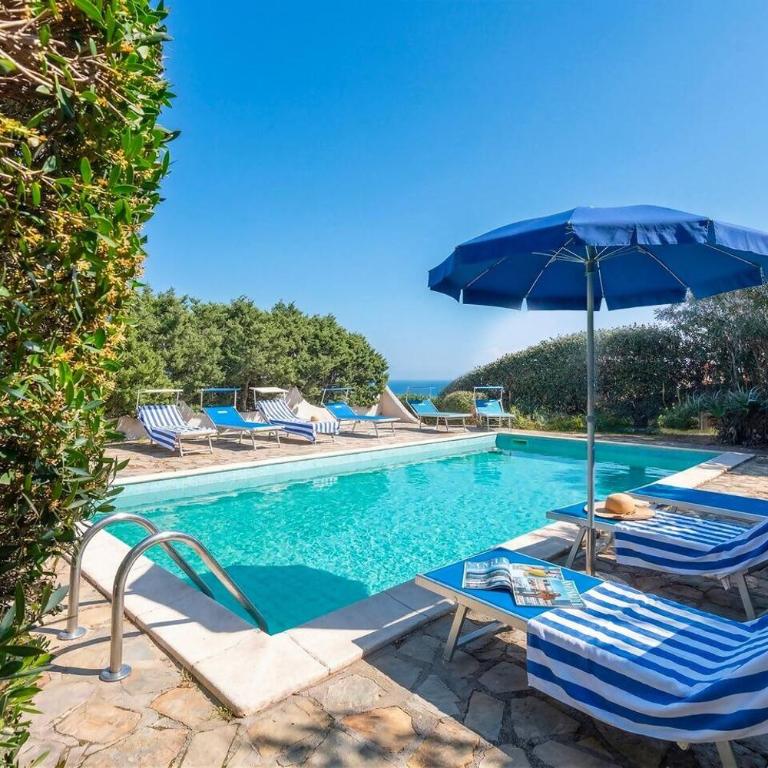 Villa Bianco & Blu - Piscina Privata - Three-Bedroom Villa - 1