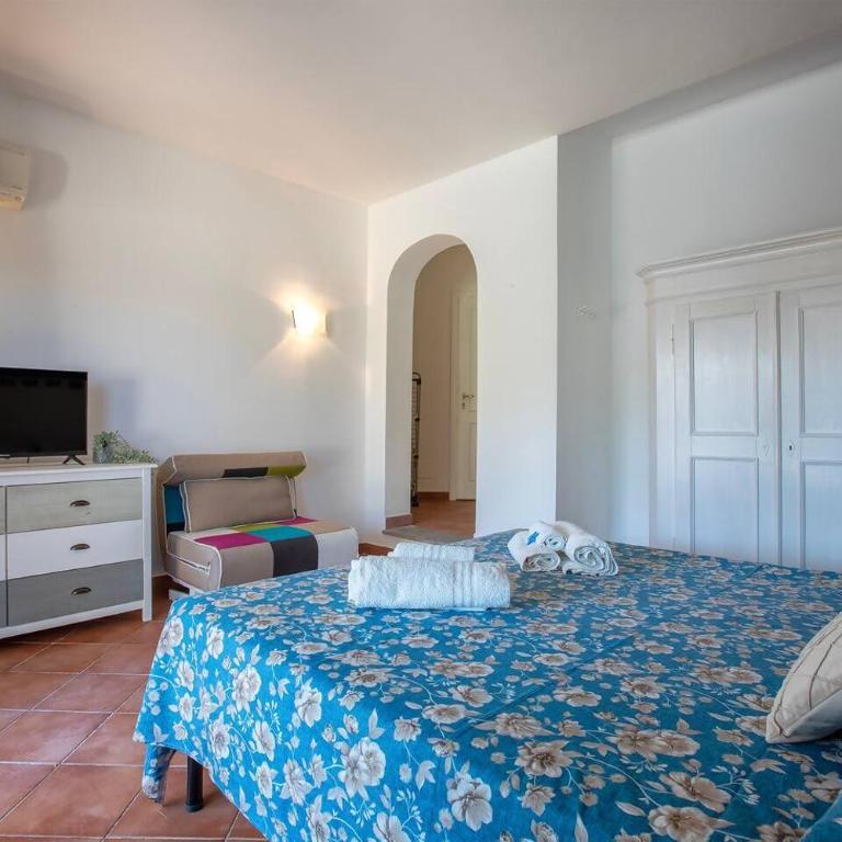 Villa Bianco & Blu - Piscina Privata - Three-Bedroom Villa - 23