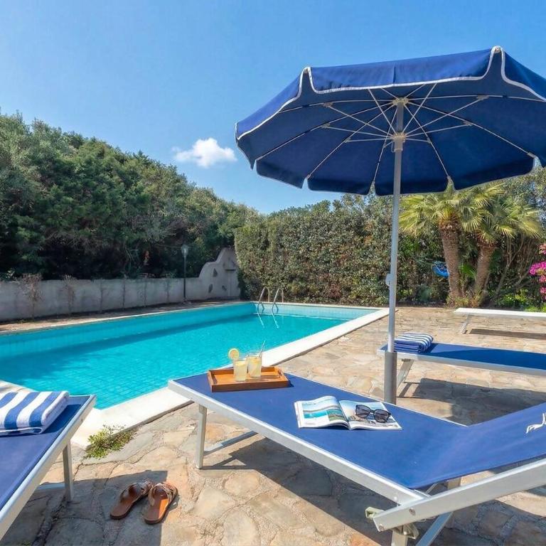 Villa Bianco & Blu - Piscina Privata - Three-Bedroom Villa - 42