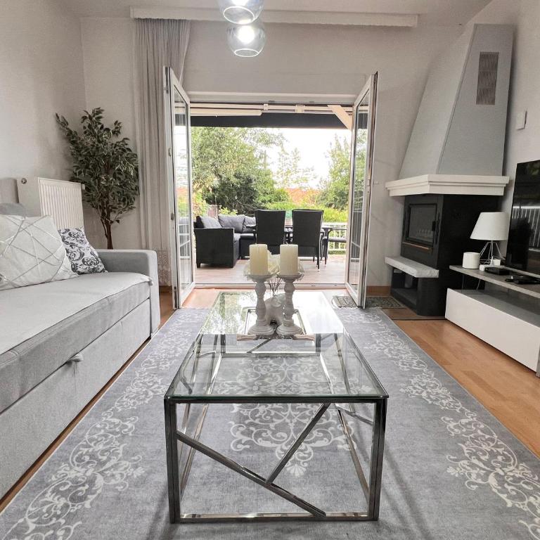 Entire House with THE BEST View and Garage - Vila sa Pogledom na Vrt - 29