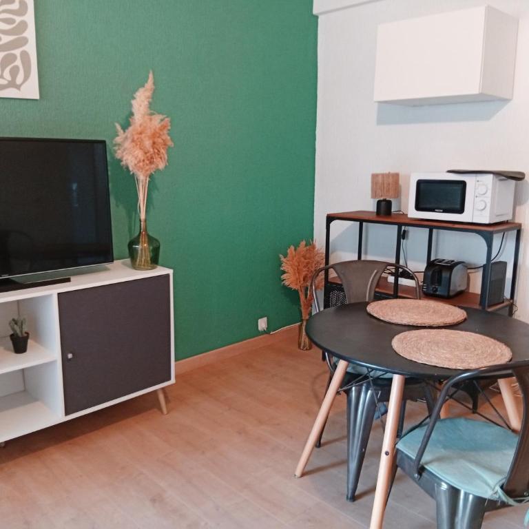 Bel appartement, climatisation, internet, terrasse - Apartment mit 1 Schlafzimmer - 9