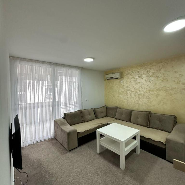The Urban Oasis - One-Bedroom Apartment - 2