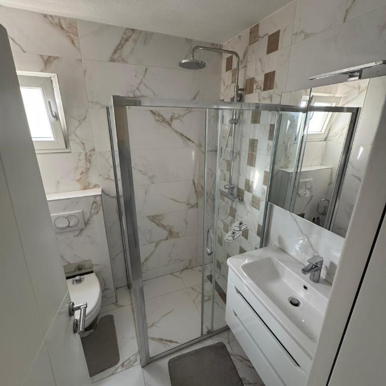 The Urban Oasis - One-Bedroom Apartment - 5