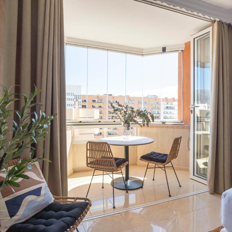 Las Palmeras - Beachfront Studio with Balcony in Central Fuengirola - Apartamento de 1 dormitorio - 4