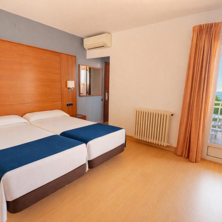 Hotel Sant Jordi - Habitación Doble con ducha - 2 camas - 2