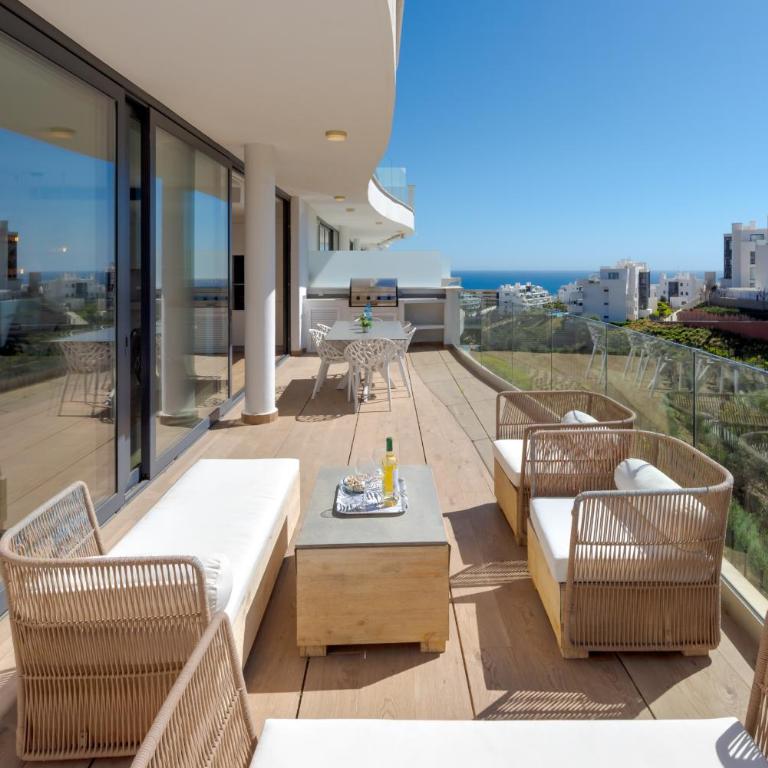 Paula Lemac - Stylish El Higueron Apartment with Sea Views, Spacious Terrace & Comfort - Apartamento con vistas al mar - 2