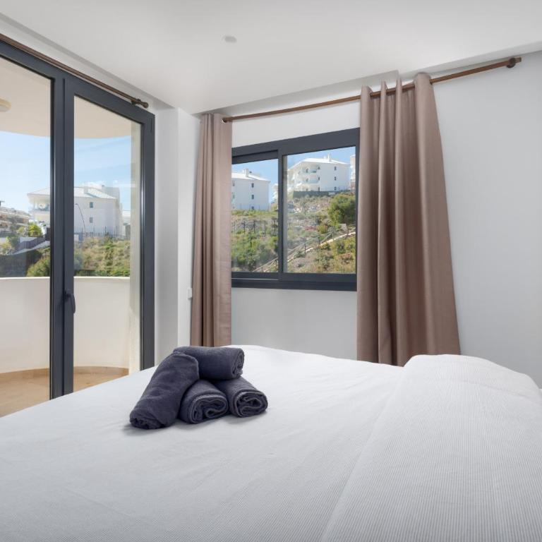 Paula Lemac - Stylish El Higueron Apartment with Sea Views, Spacious Terrace & Comfort - Apartamento con vistas al mar - 12