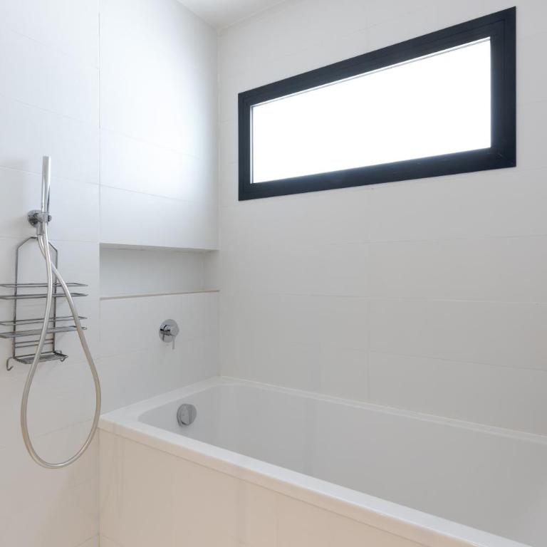 Paula Lemac - Stylish El Higueron Apartment with Sea Views, Spacious Terrace & Comfort - Apartamento con vistas al mar - 16