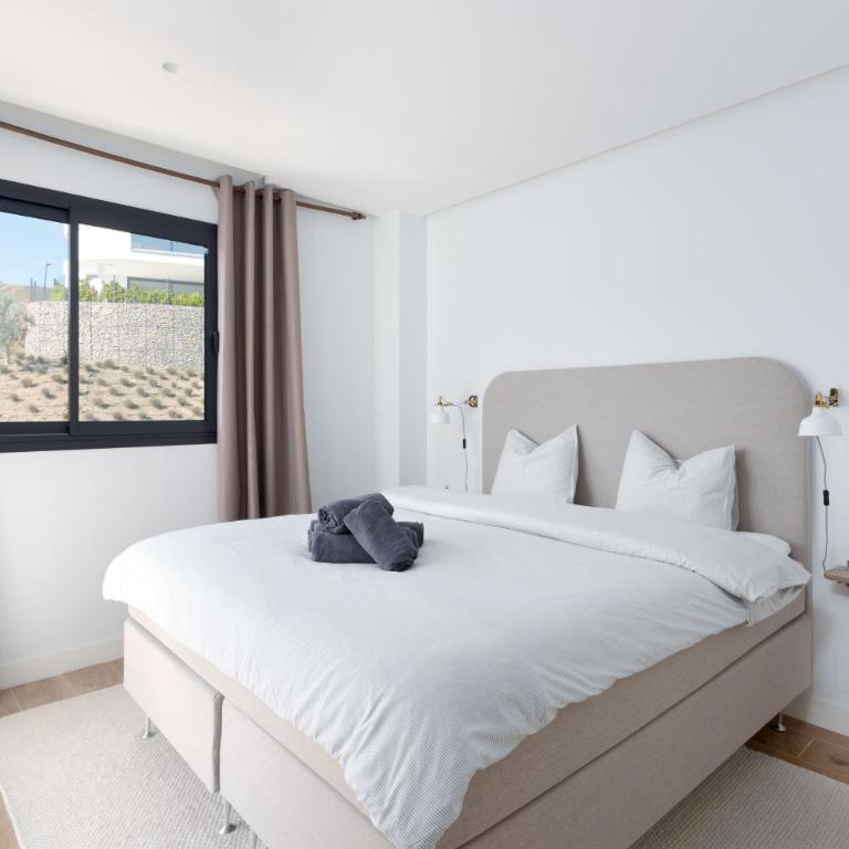 Paula Lemac - Stylish El Higueron Apartment with Sea Views, Spacious Terrace & Comfort - Apartamento con vistas al mar - 21