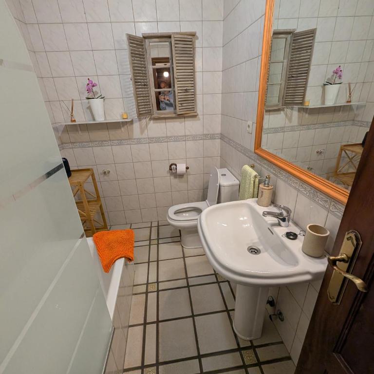 CASA DO SANTO - Three-Bedroom House - 41