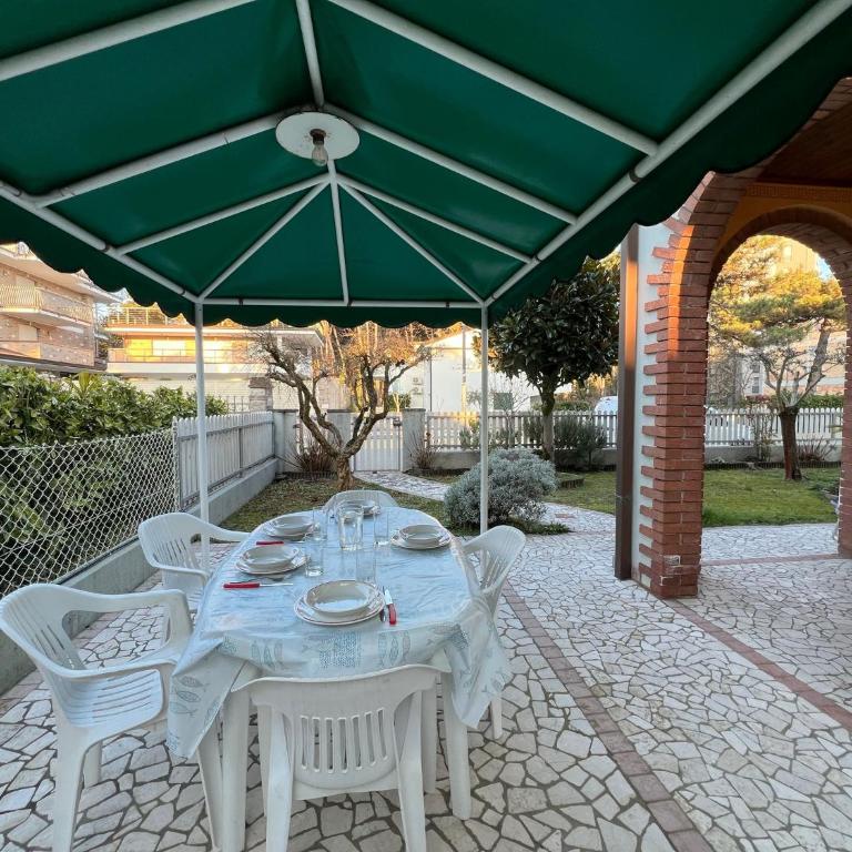 Enjoy your holidays in our bright patio - Appartamento - 14