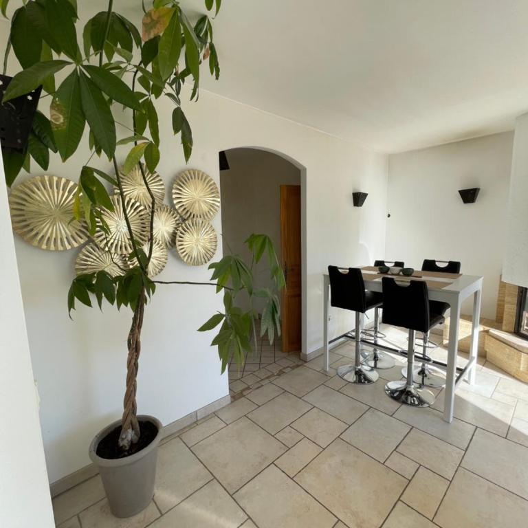 Maison de Vacances Au Pied du Mont Ventoux - Maison 3 Chambres - 34