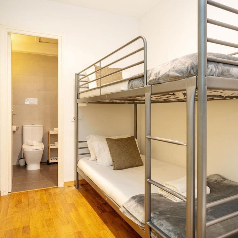 Spacious apartment in Sant Gervasi - Three-Bedroom Apartment - 2