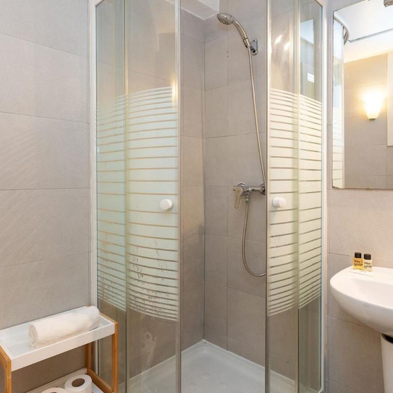 Spacious apartment in Sant Gervasi - Three-Bedroom Apartment - 12