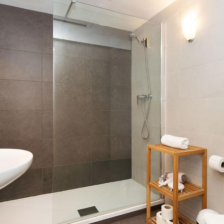 Spacious apartment in Sant Gervasi - Three-Bedroom Apartment - 16