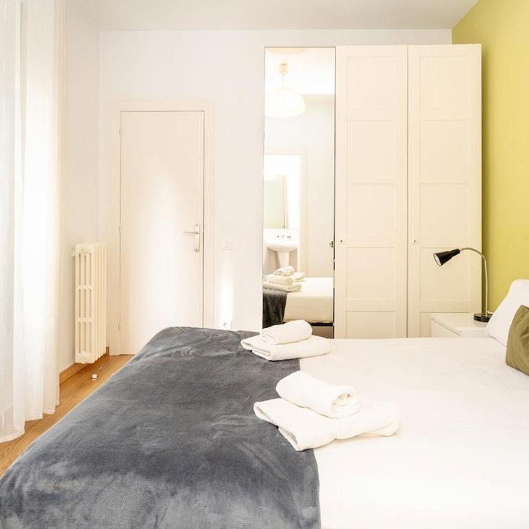 Spacious apartment in Sant Gervasi - Three-Bedroom Apartment - 27