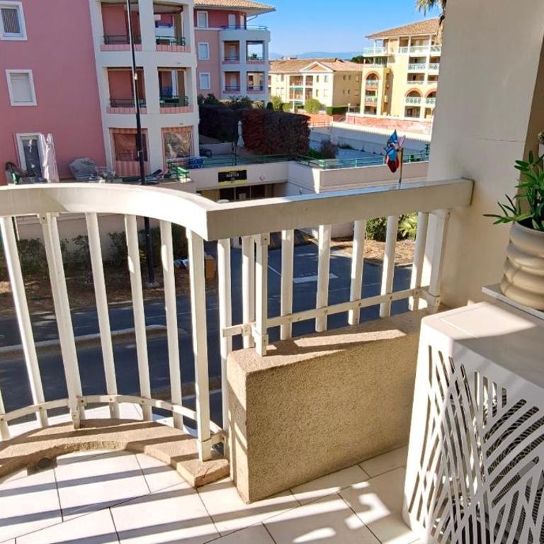 Nice appartment wbalcony Port Fréjus - Appartamento - 7
