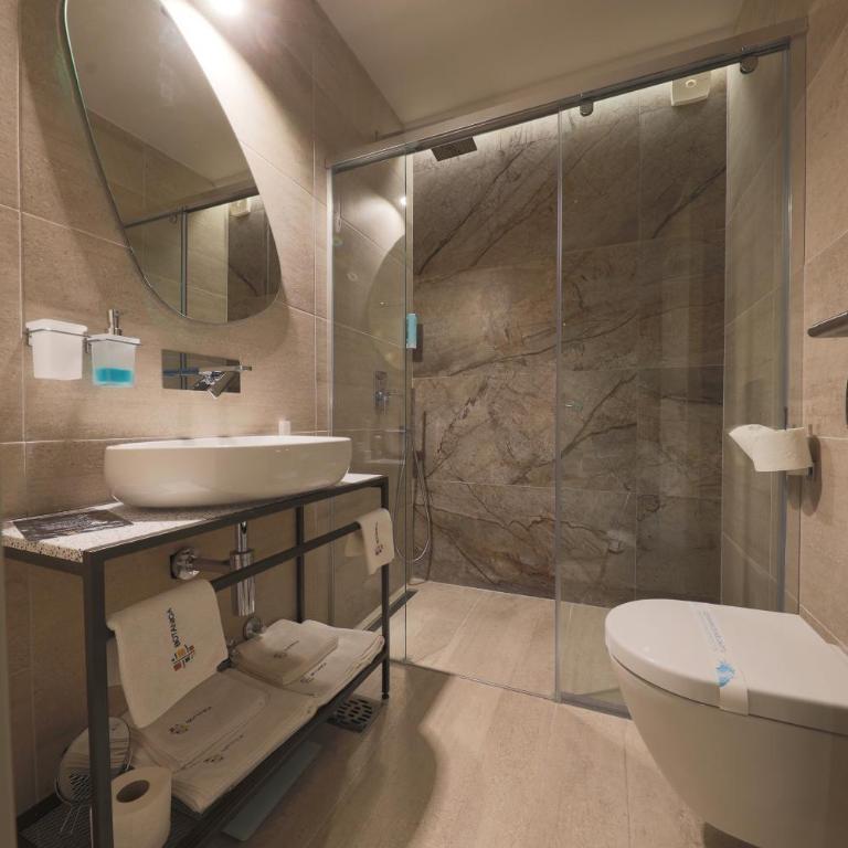 Hotel Botanica - Superior Dvokrevetna Soba s Bračnim Krevetom i Kadom - 5