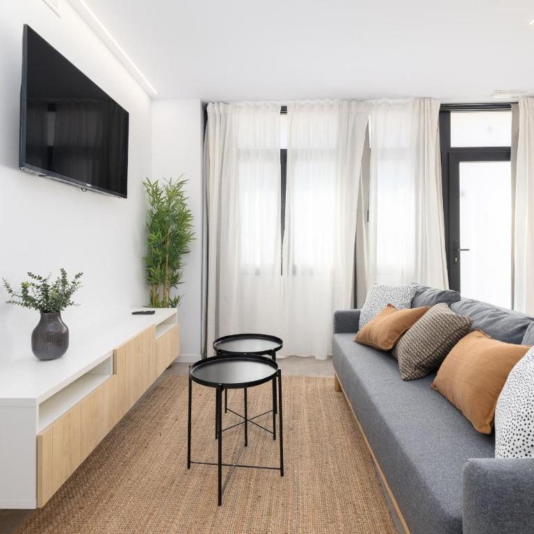 ApartUP Cabanyal Station B - One-Bedroom Apartment - 1
