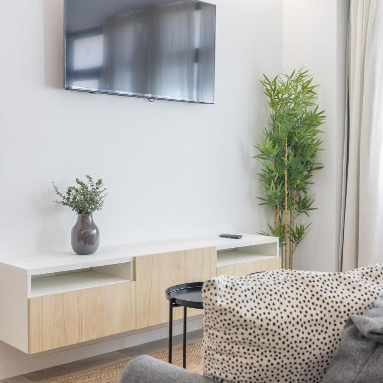 ApartUP Cabanyal Station B - One-Bedroom Apartment - 5