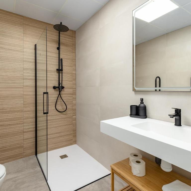 ApartUP Cabanyal Station B - One-Bedroom Apartment - 28