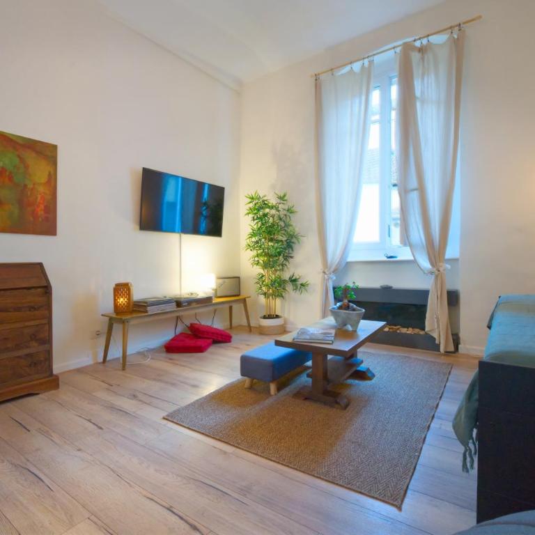 Piazza Castello - Palazzo Charme - GrandMaison - Two-Bedroom Apartment with City View - 3