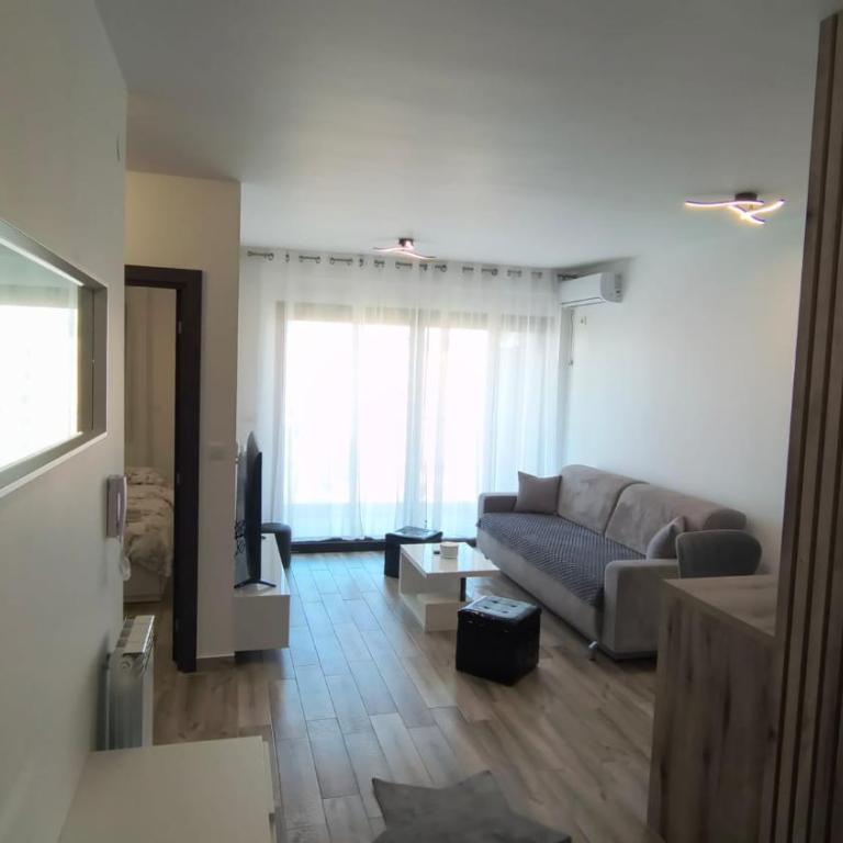 Lux Apartment Rose Avenue - One-Bedroom Apartment - 20