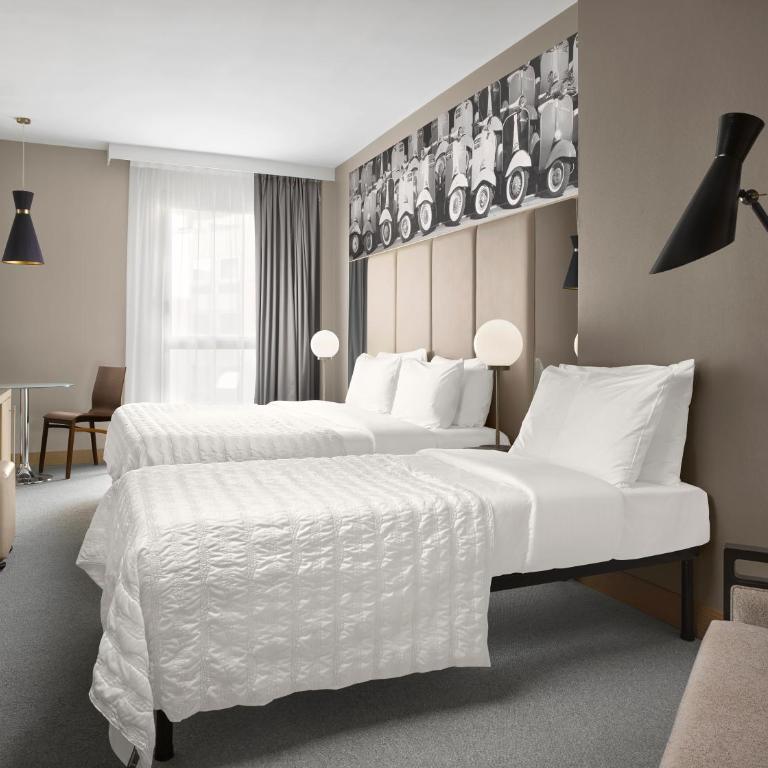 Le Meridien Visconti Rome - Executive Triple Room, 1 Bedroom Larger Suite, City view - 1