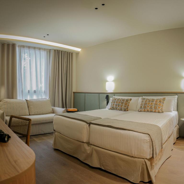 Intelier Malvarrosa Plaza - Deluxe Twin Room - 4