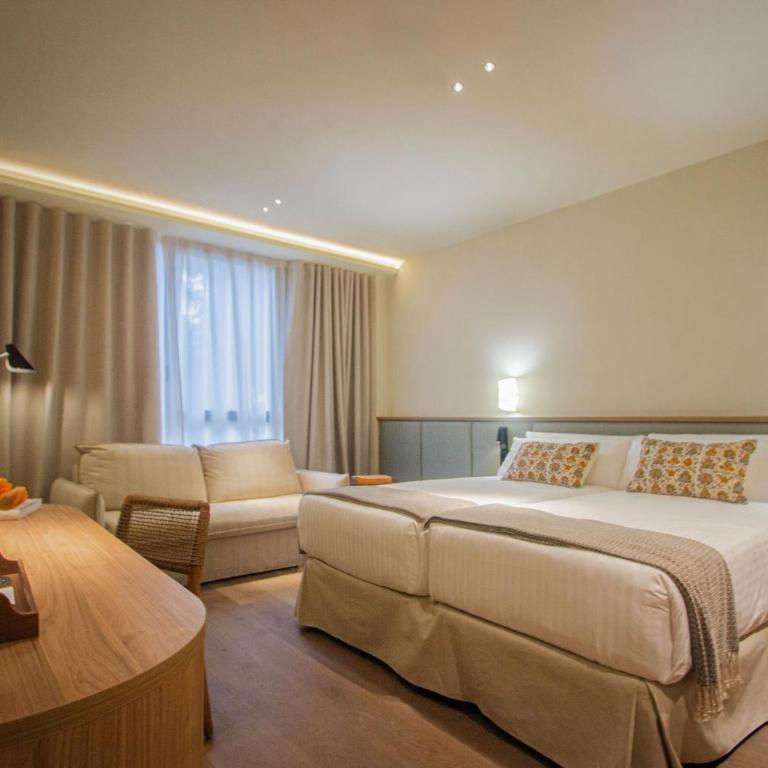 Intelier Malvarrosa Plaza - Deluxe Twin Room - 2