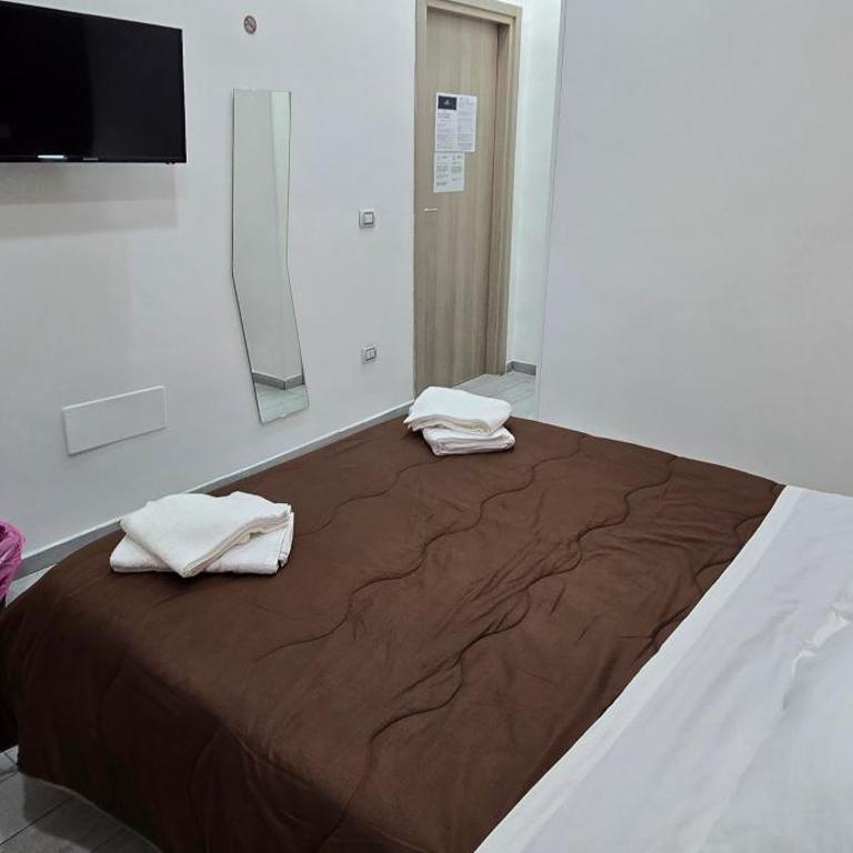 381 Rooms stay Napoli - Camera Matrimoniale con Bagno Privato - 4