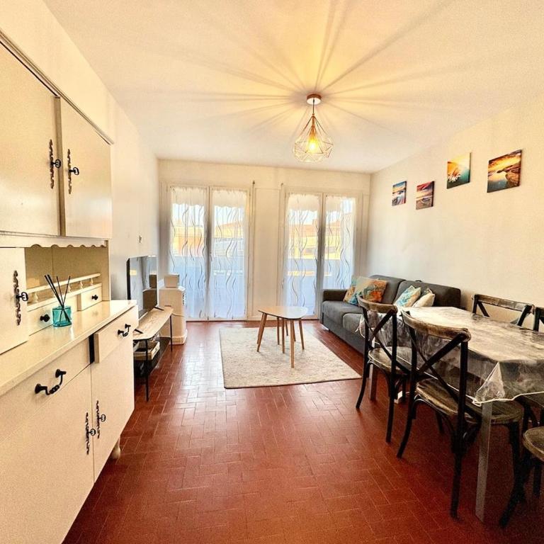 Appartement T2 avec balcon, résidence arborée, parking - Apartamento de 1 dormitorio - 2