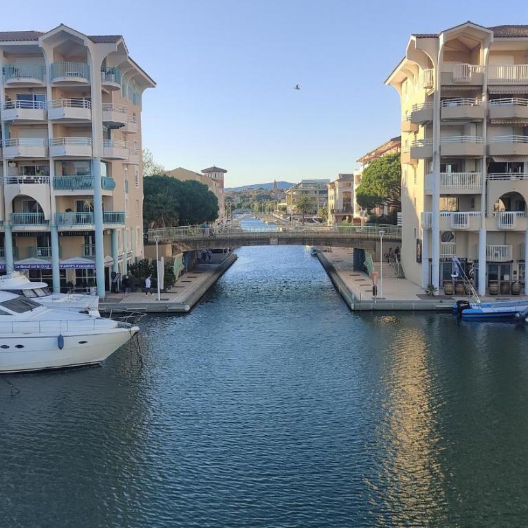 Appartement T2 avec balcon, résidence arborée, parking - Apartamento de 1 dormitorio - 18
