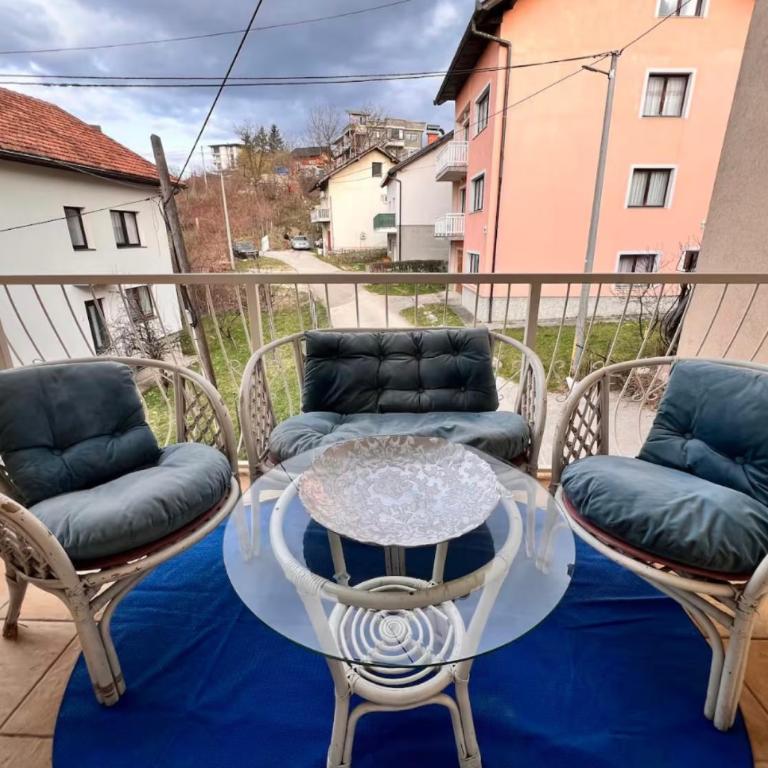 Entire House with THE BEST View and Garage - Vila sa Pogledom na Vrt - 4