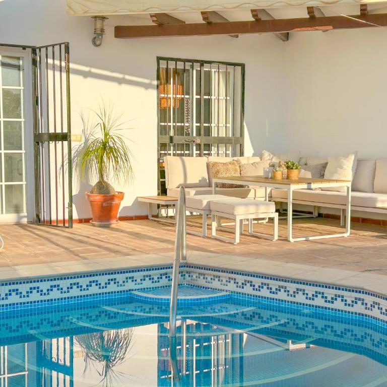 Luxury Villa with Private Pool & Sea Views, Nerja - Casa de 4 dormitorios - 4