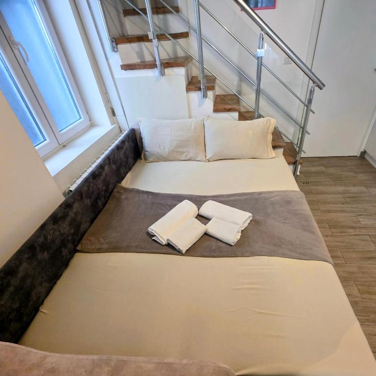 Modern 2BR Central Apartment Sleeps 6 Balcony - Apartman sa 2 Spavaće Sobe - 39
