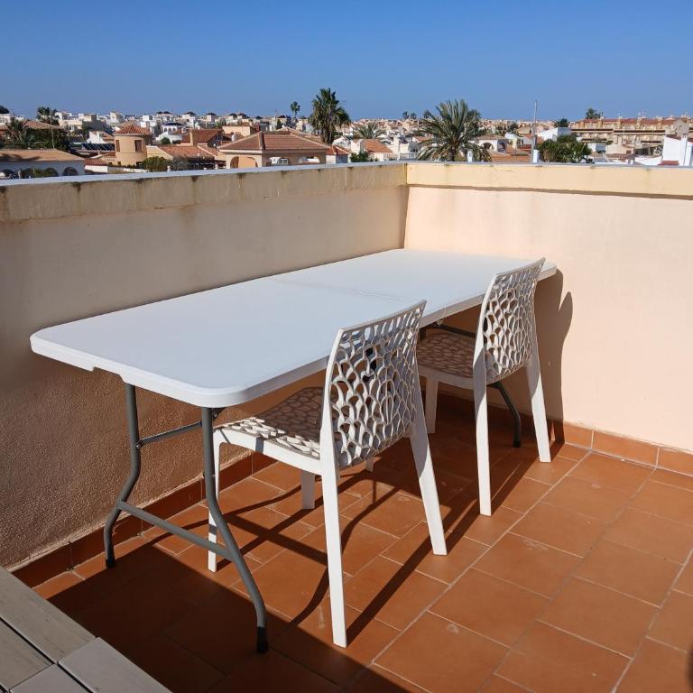 Solarium, pool & views in Playa Flamenca - Apartamento de 2 dormitorios con terraza y vistas al mar - 2