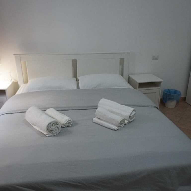 Cinecitta Rooms - Camera Tripla Comfort - 2