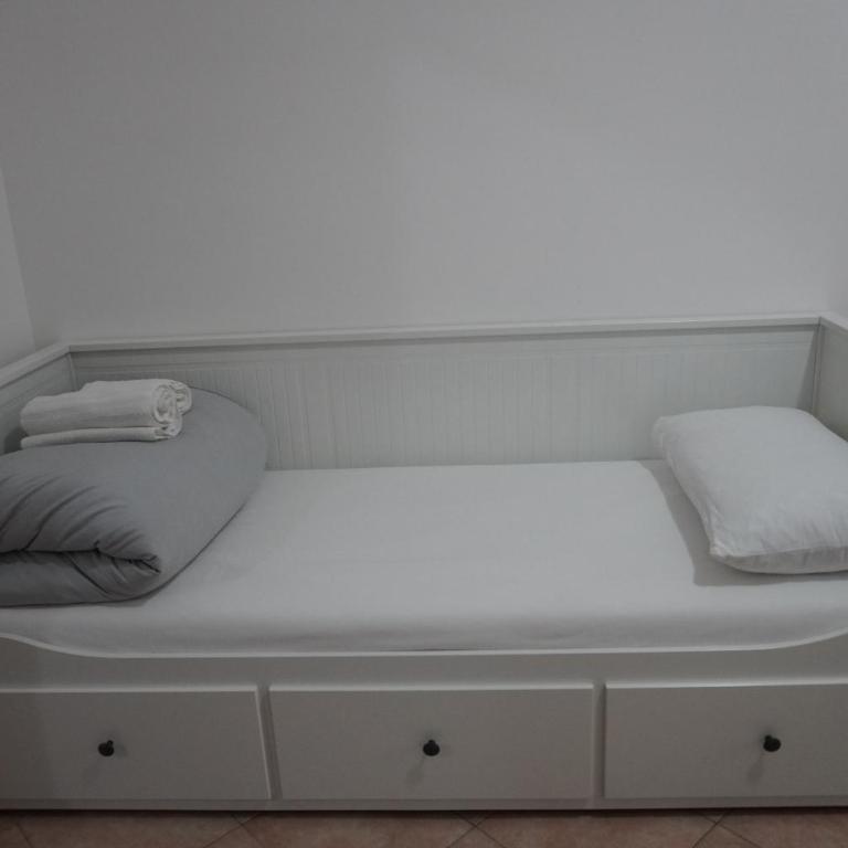 Cinecitta Rooms - Camera Tripla Comfort - 3