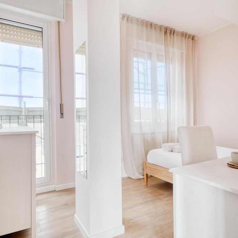 Top-floor penthouse with panoramic terrace - 20 minutes from San Siro & Duomo - Appartamento con 2 Camere da Letto - 24