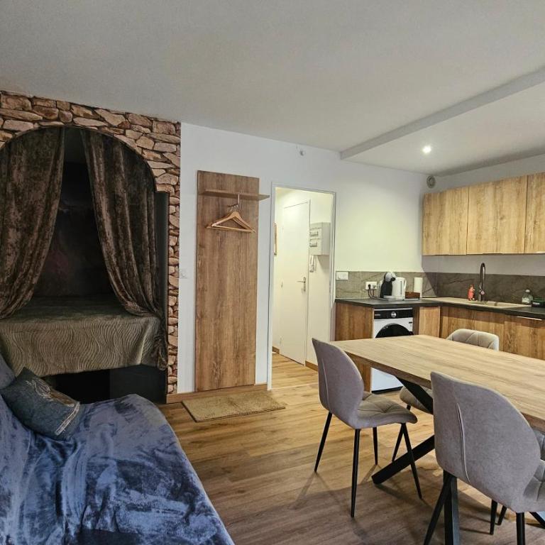 M&S Studio montagnard centre-ville - Two-Bedroom Apartment - 11